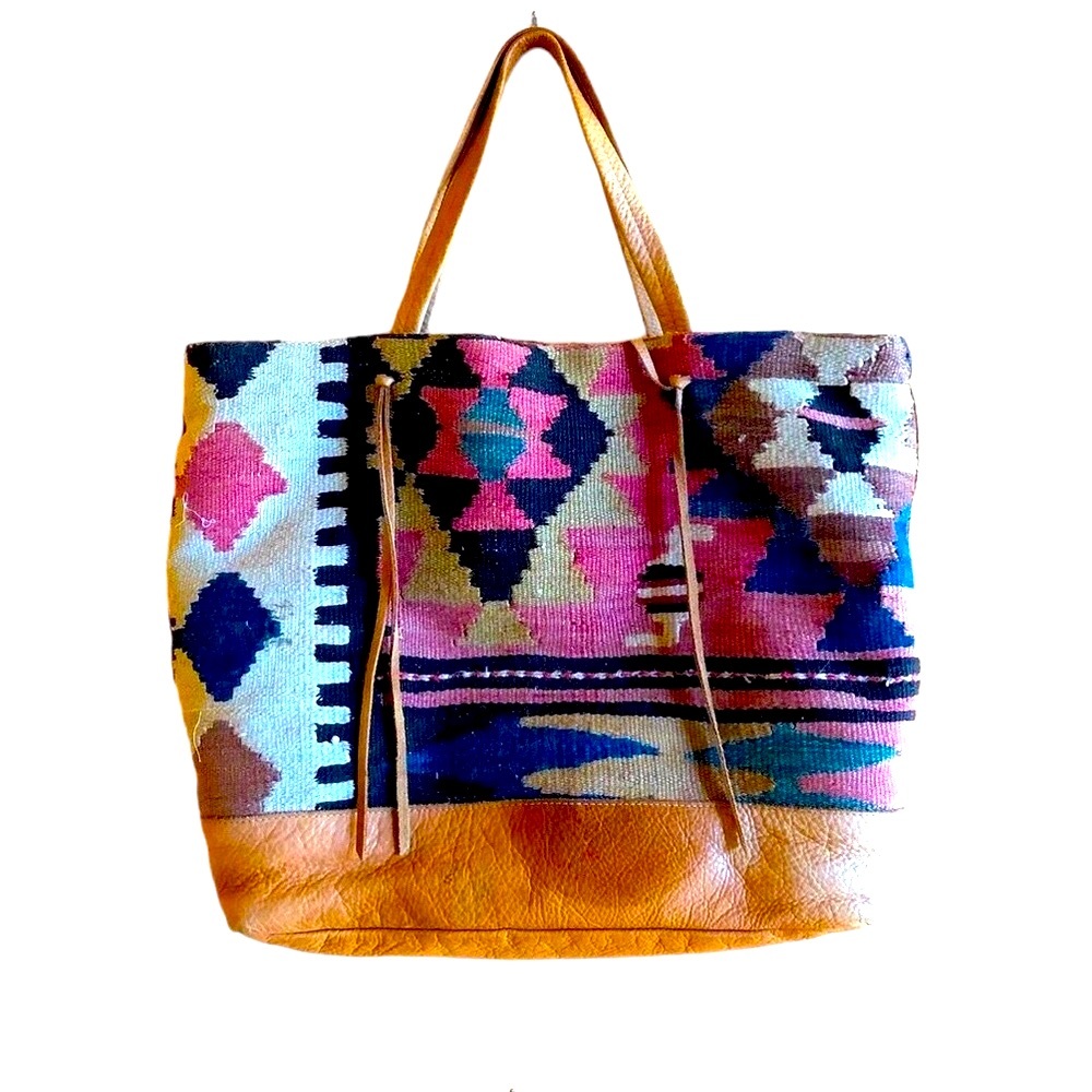 Tylie Malibu Oversized Aztec Leather Upcycled Textile Leather Oversize Weekender - Picture 2 of 8